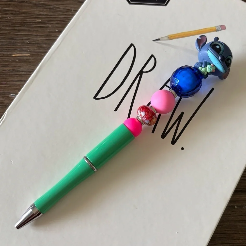 Disney Doorables: lilo & Stitch: Stitch handmade beaded pen
